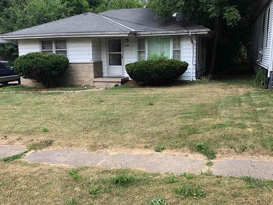 1st image of 1015 W Thrush Ave