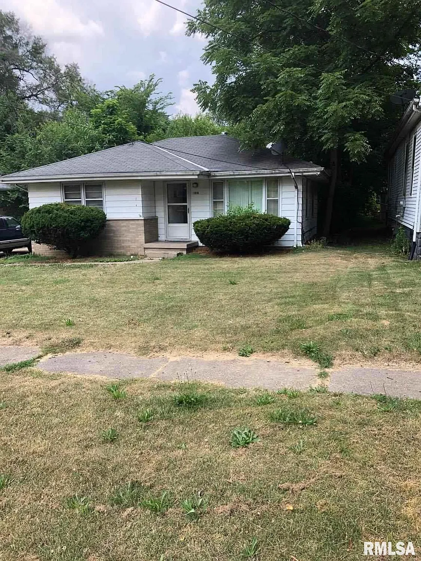 1015 W Thrush Ave photo 1