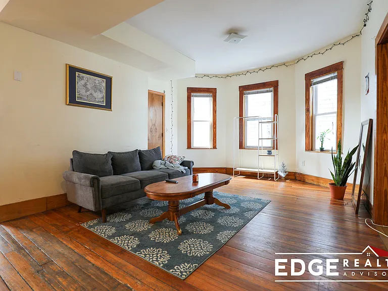346 Faneuil St #2 — Photo 5