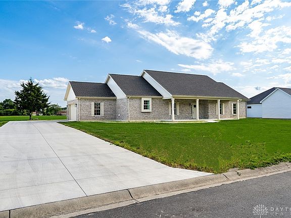 3rd image of 11321 Carriage Hill Dr