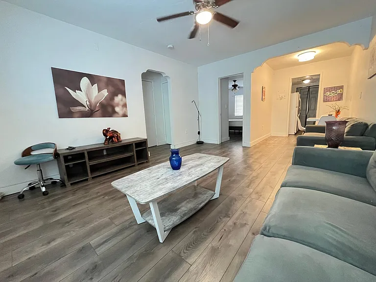 7630 Byron Ave #5 — Photo 10