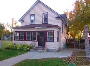 301 Main Ave, Garretson, SD 57030