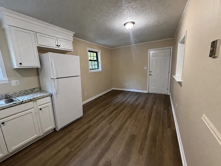 957 Raysor St — Photo 7