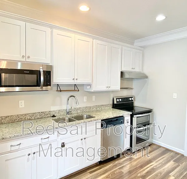 217 Manor Dr — Photo 14