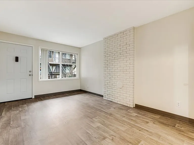 Bayberry Apartments — Photo 11