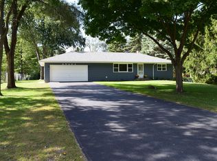 6N464 Virginia Rd, Roselle, IL 60172