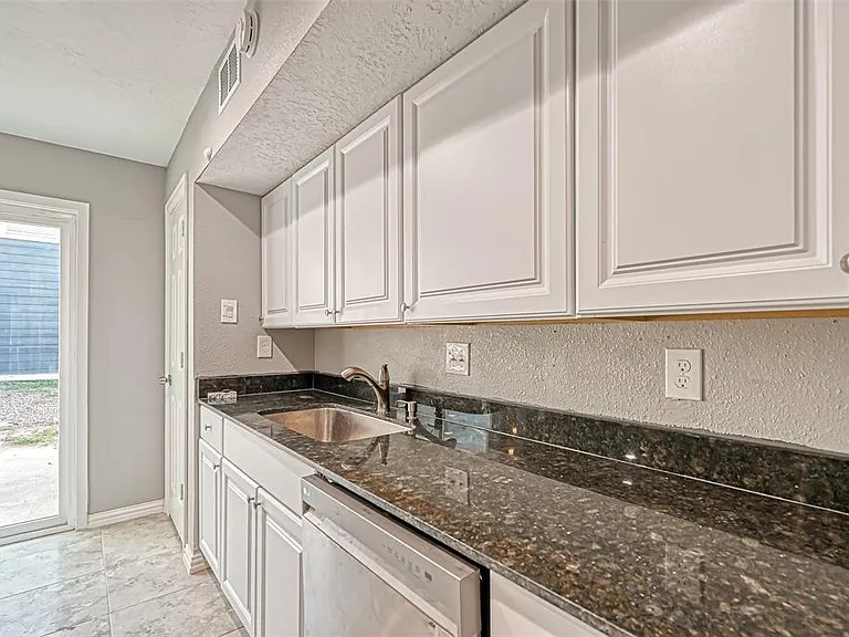 10252 Cottage Field Rd — Photo 11