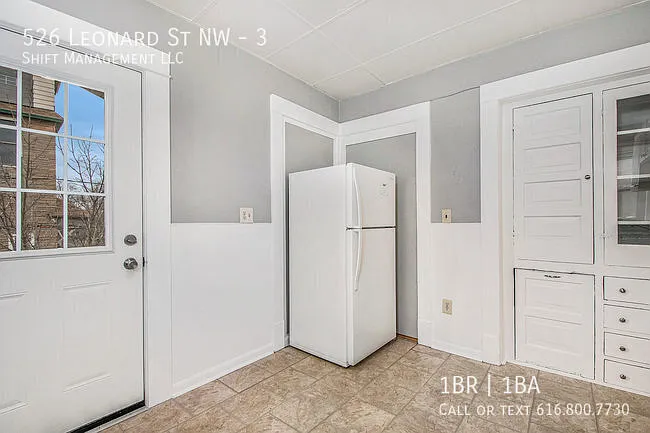 526 Leonard St NW #3 — Photo 3