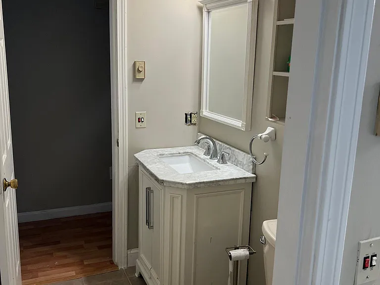 2nd bathroom
