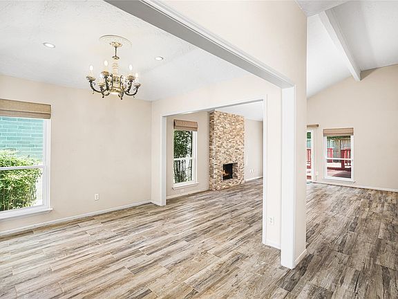 4th image of 1516 Beaconshire Rd