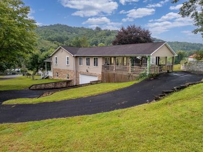 900 Maple Fork Rd, Mount Hope, WV, 25880