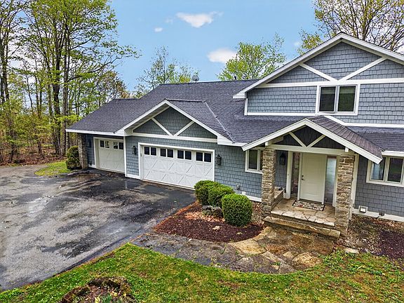 3rd image of 8125 Chateau Dr