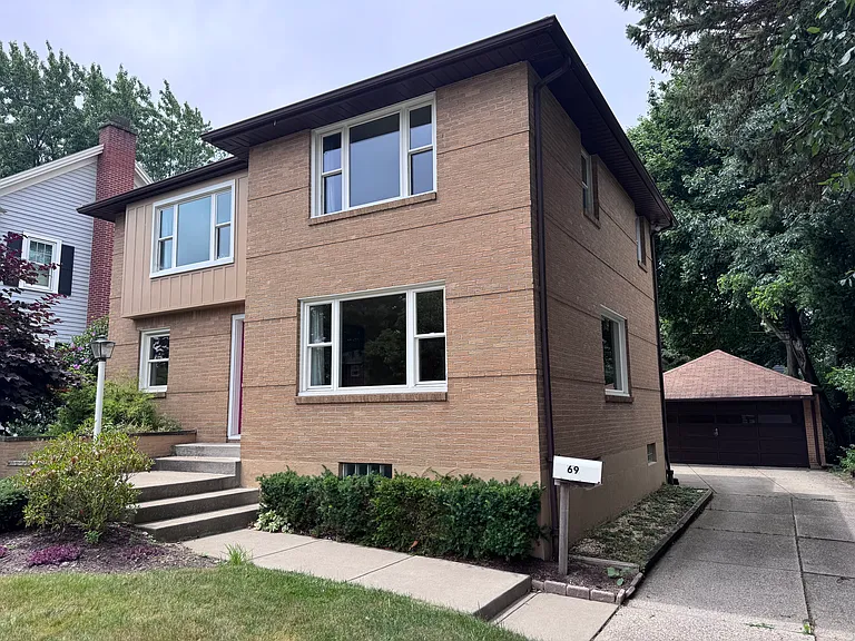 69 Berryman Dr — Photo 2