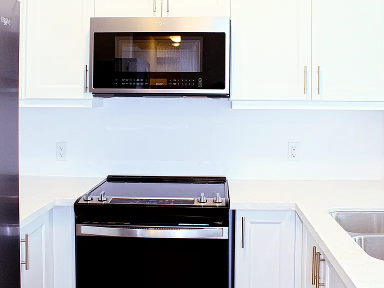460 Dundas St E #1102 — Photo 22