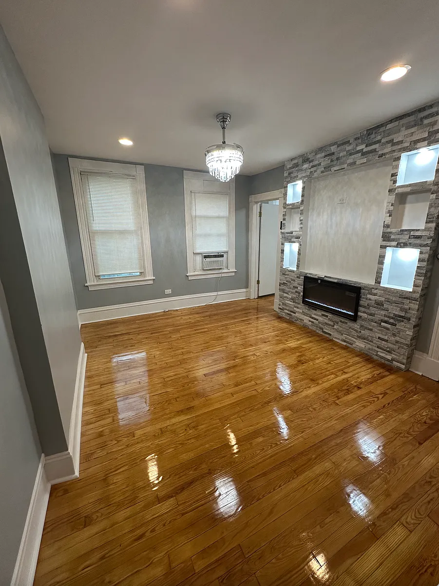 Building Photo - 11128 S Langley Ave #2
