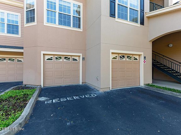 3rd image of 13810 N SUTTON PARK Drive #833