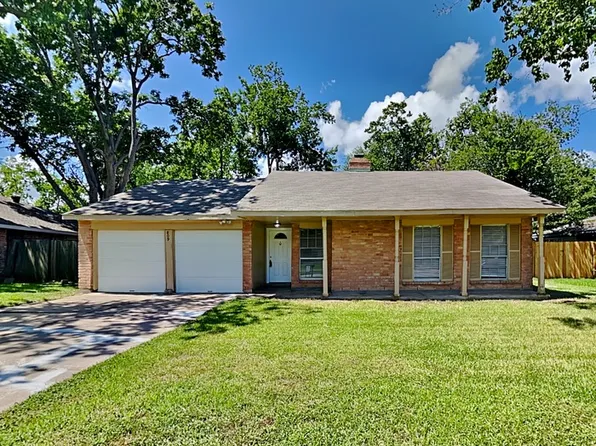 809 Lochmoor Ln, Friendswood, TX 77546