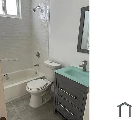 321 SW 9th Ave #3 — Photo 4