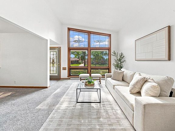 3rd image of 2814 S Cleveland Park DRIVE