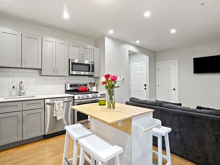 17 Howes St #1 — Photo 1