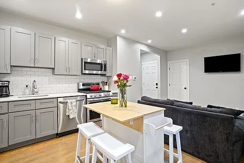 17 Howes St #1 Photo 1 17 Howes St #1 Photo 1