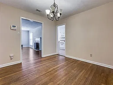 5 bed, 2069 sqft, $7,000 — Photo 3