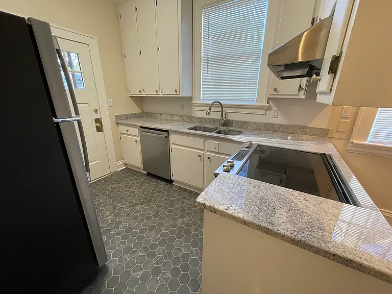 1209 Nash St NW #C — Photo 5