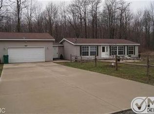 9623 Cole Ln, West Olive, MI 49460