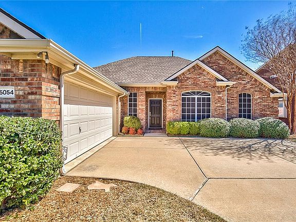 3rd image of 5054 Golfside Dr