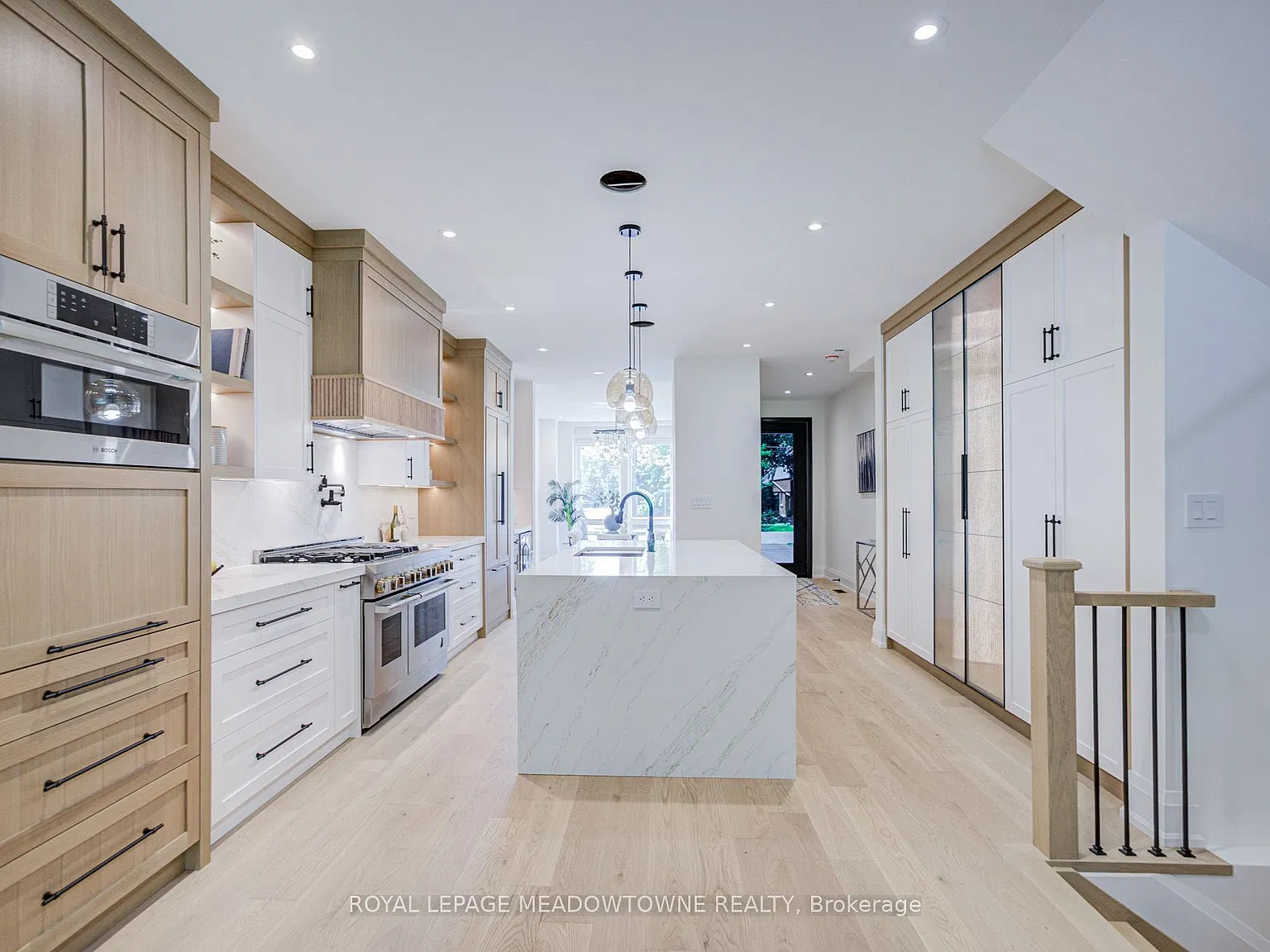 4 bed, $5,000 — Photo 2