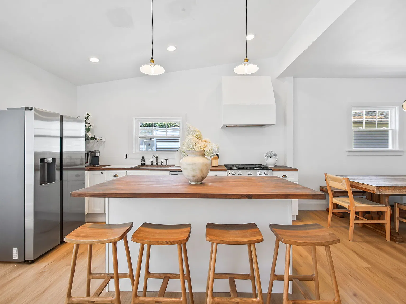 7 bed, 2810 sqft, $4,500 — Photo 4