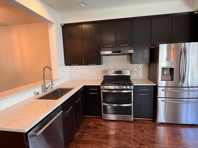 1867 NE Kenyon Ct — Photo 18