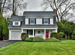 314 Canterbury Dr, Ramsey Boro, NJ 07446