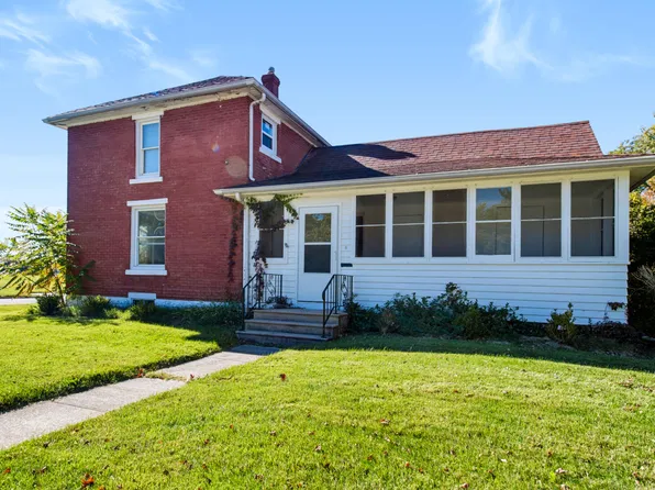 616 Magnolia St, Three Oaks, MI 49128
