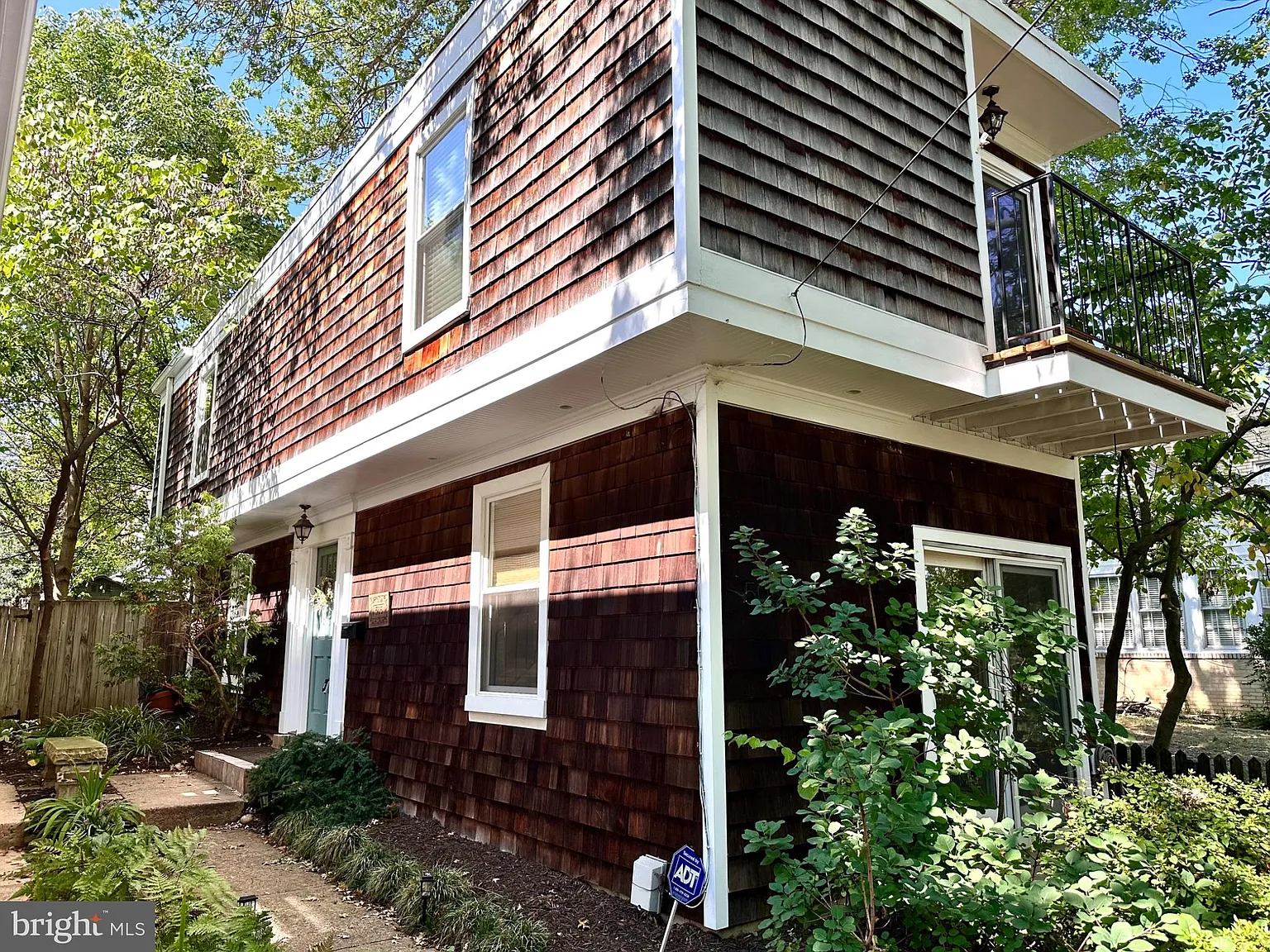 2 bed, 1.5 bath, 1186 sqft, $3,600 — Photo 2