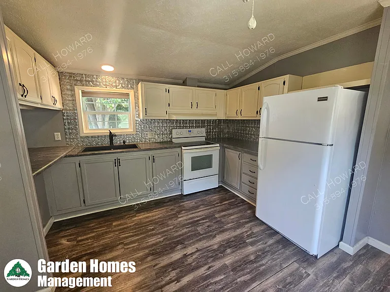 239 Flower Dr — Photo 6