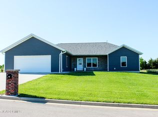 138 Stonegate Ave, Linn, MO 65051