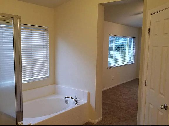 4th image of 697 Harold Smith Dr