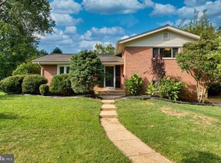 6305 Carnegie Dr, Bethesda, MD 20817