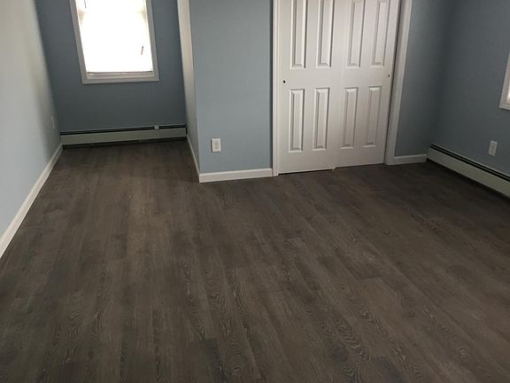 4th image of 188 Hoover Ave Floor 3