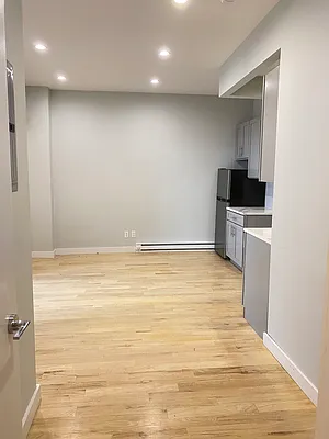 Rented by Chana Ofek, LREB | media 19