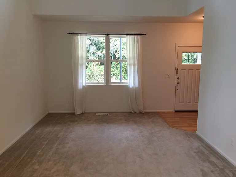 9946 NW Taylor St — Photo 4