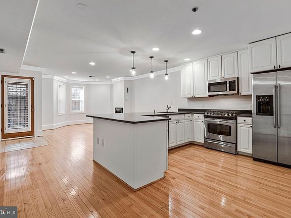 2nd image of 629 4th St NE APT 1