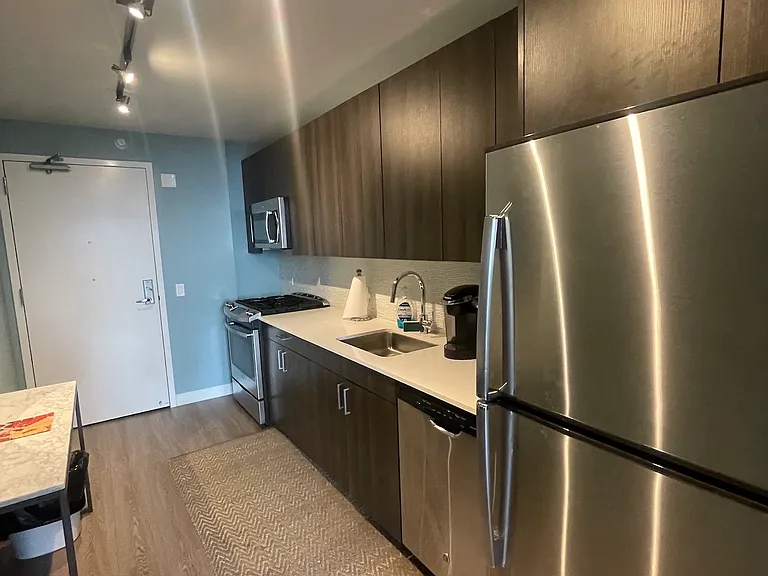 1355 N Sandburg Ter #1801D — Photo 2
