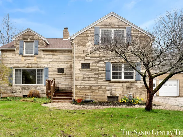 15008 Lakeshore Dr, Grand Haven, MI 49417