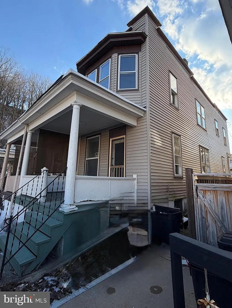 8 N Locust St photo 1