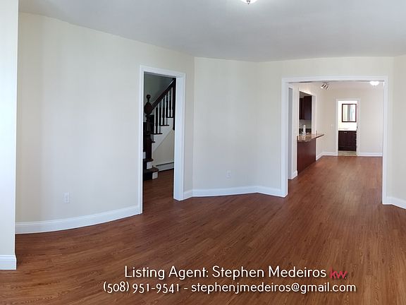 4th image of 118 Parker St