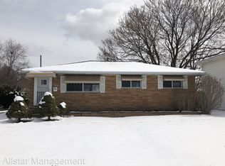 5835 White Pine Dr, Bedford Heights, OH