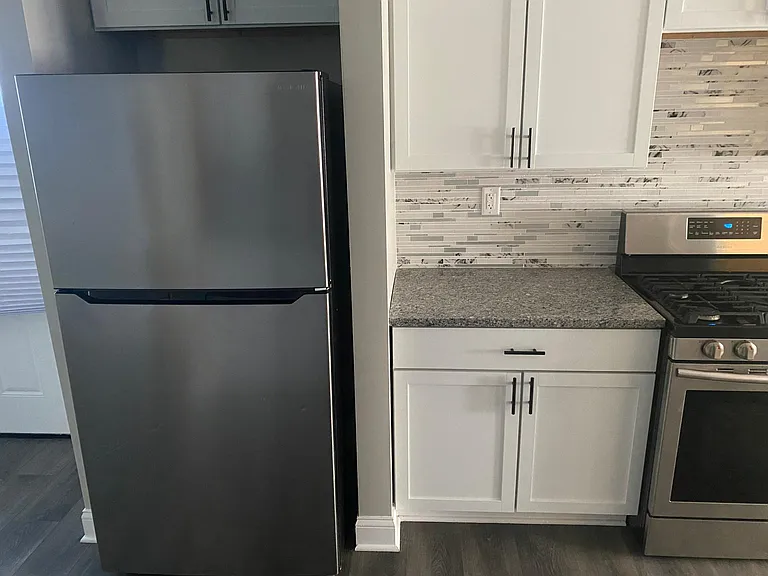 2034 Central Dr — Photo 4
