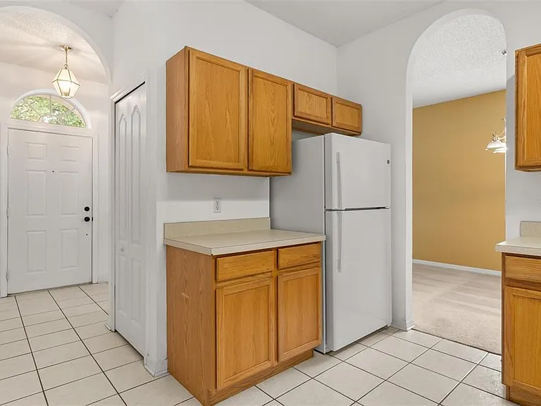 9406 Candice Ct — Photo 16